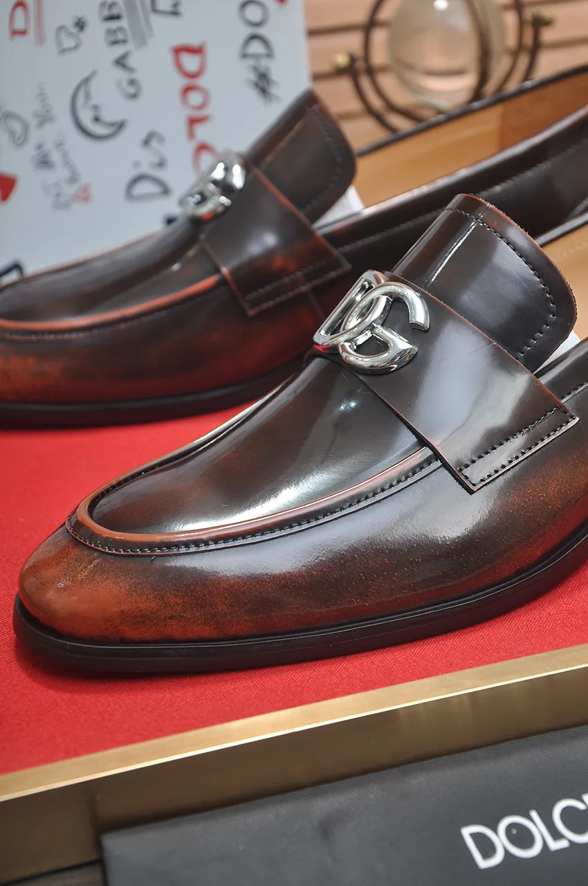Men's men's shoes 💰500💶🌲 DG top 🔍🔍Men's new leather shoes 🚹 are on sale at the same time at the counter ⚠The uppers are imported cowhide from Italy, the entire imported cowhide lining, imported accessories 💪💪, completely 1⃣️ vs 1⃣️ replica 🇮 🇹💪💪, ⚠Sole: The original sole is specially provided by the original factory, the exclusive movable molded sole is super comfortable, ⚠The original factory follows the order, 🔍🔍high quality, you can enter and exit the counter at will, welcome to compare ⚠Size: 38-44 (45 customized)